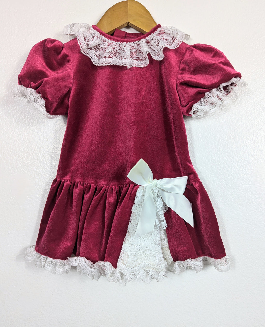Vtg Red Velvet Frilly White Lace Holiday Dress size 2/3