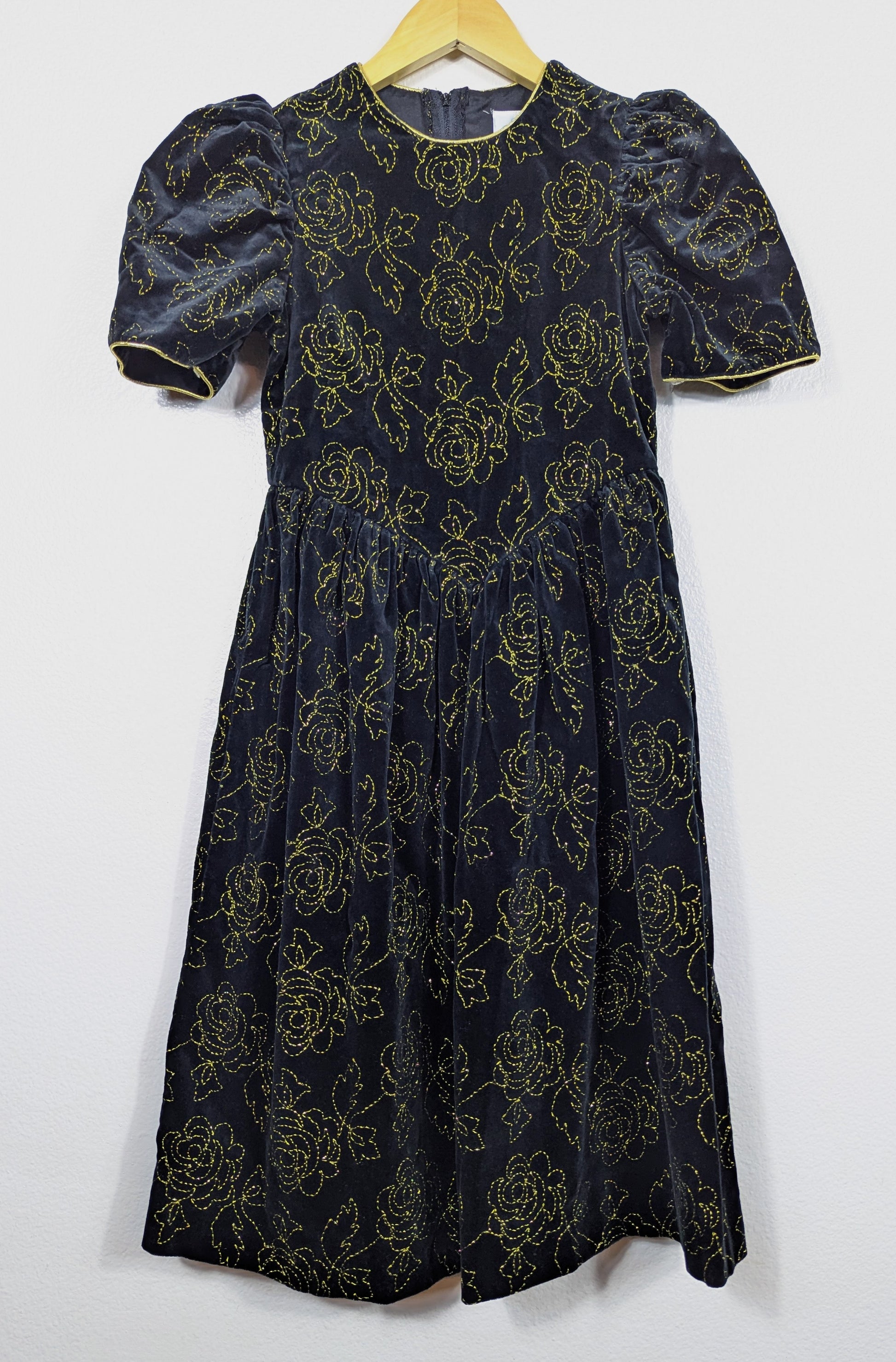 Vtg Black Velvet Roses Holiday Dress size 8