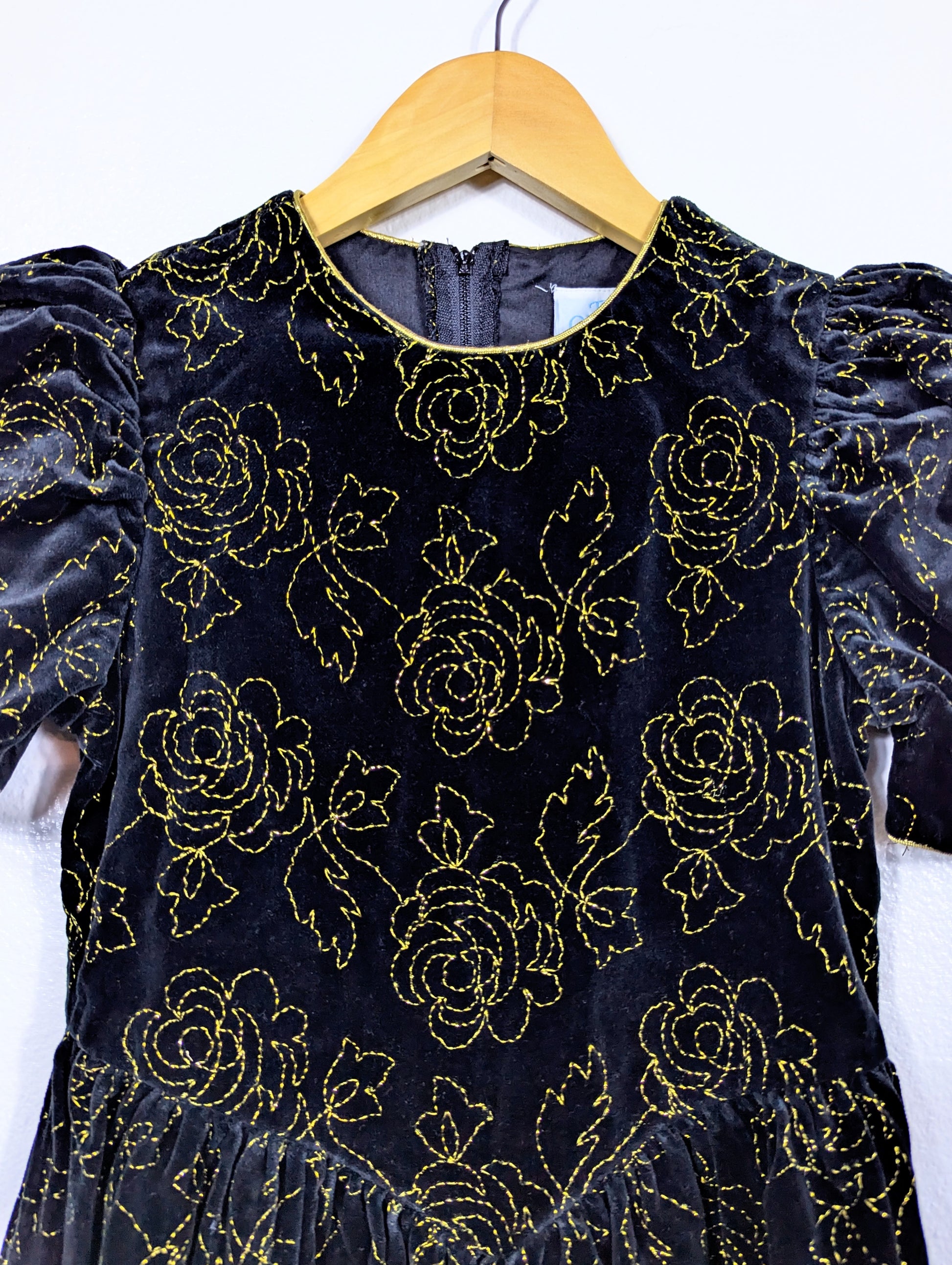 Vtg Black Velvet Roses Holiday Dress size 8