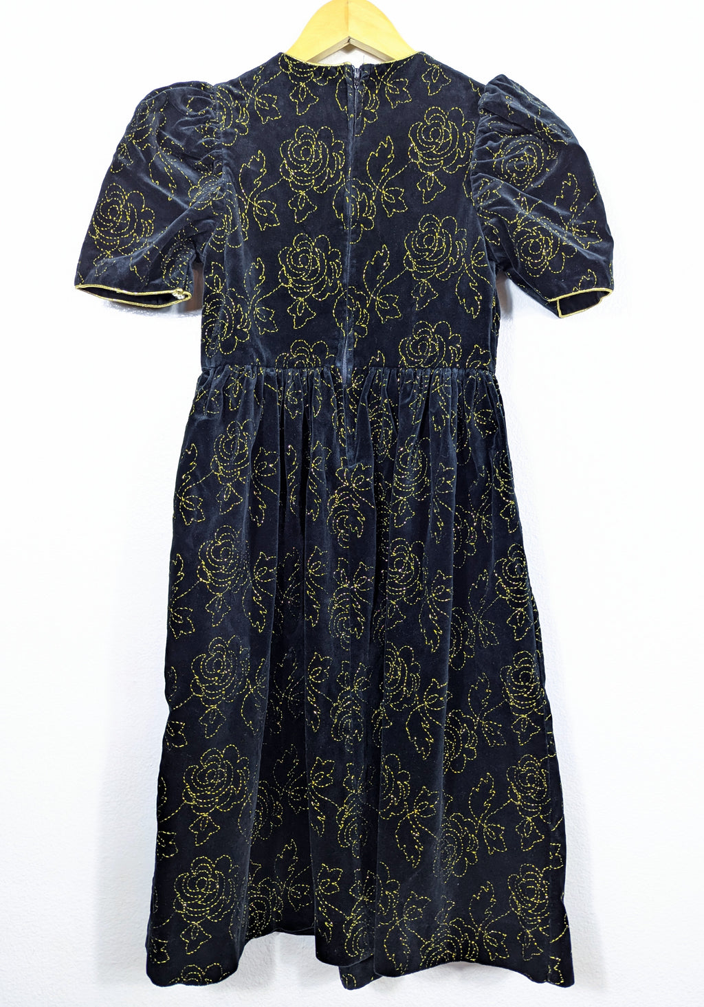 Vtg Black Velvet Roses Holiday Dress size 8